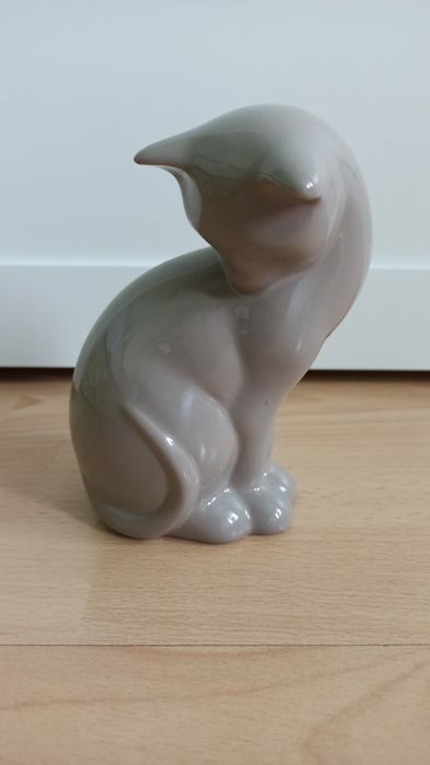 Figurka kotka ceramiczna