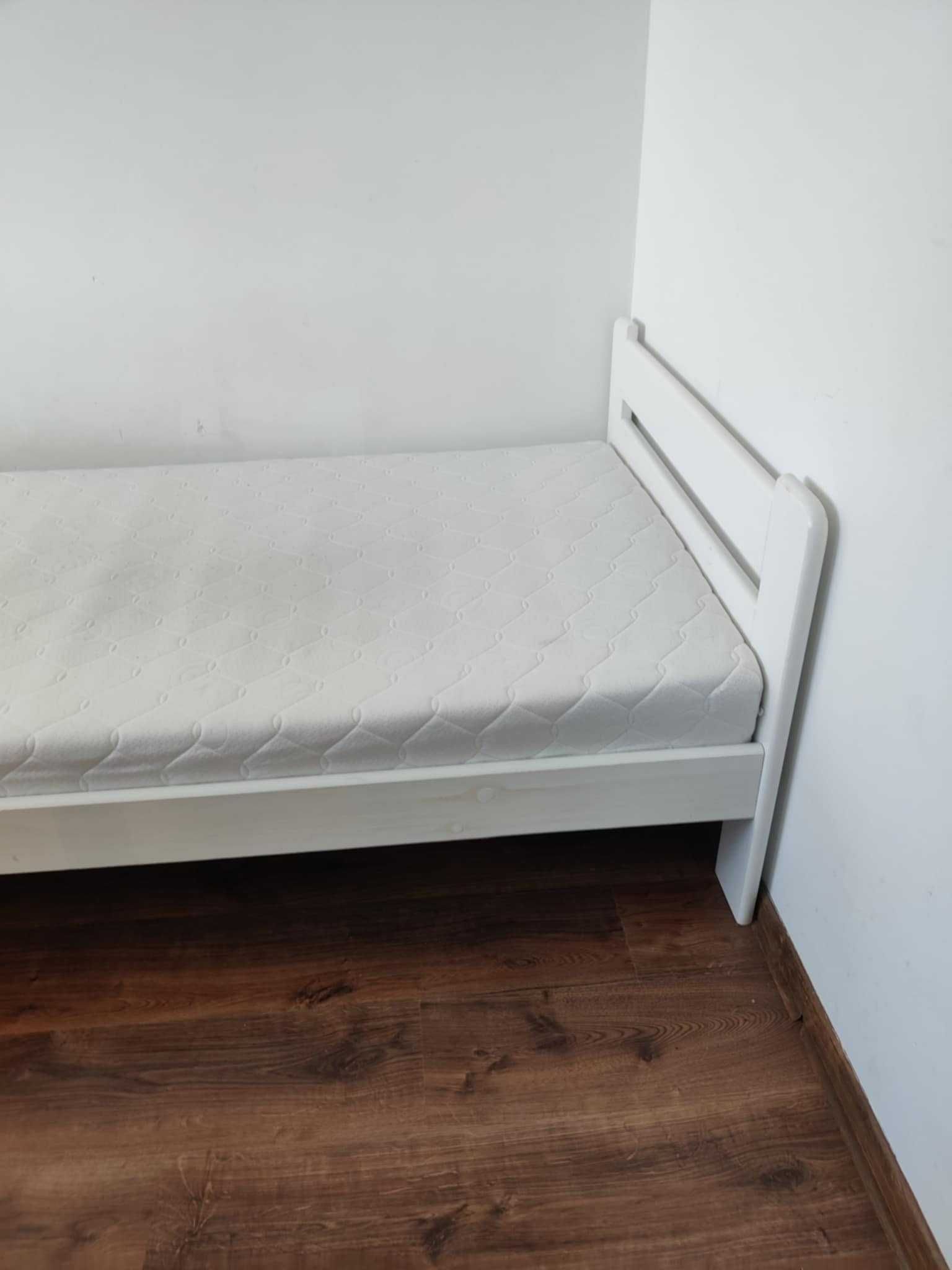 Łóżko sosnowe malowane na biało 110x205