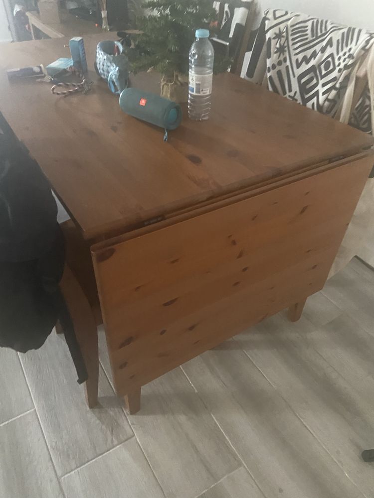 Mesa e 4 cadeiras  - IKEA - extensível
