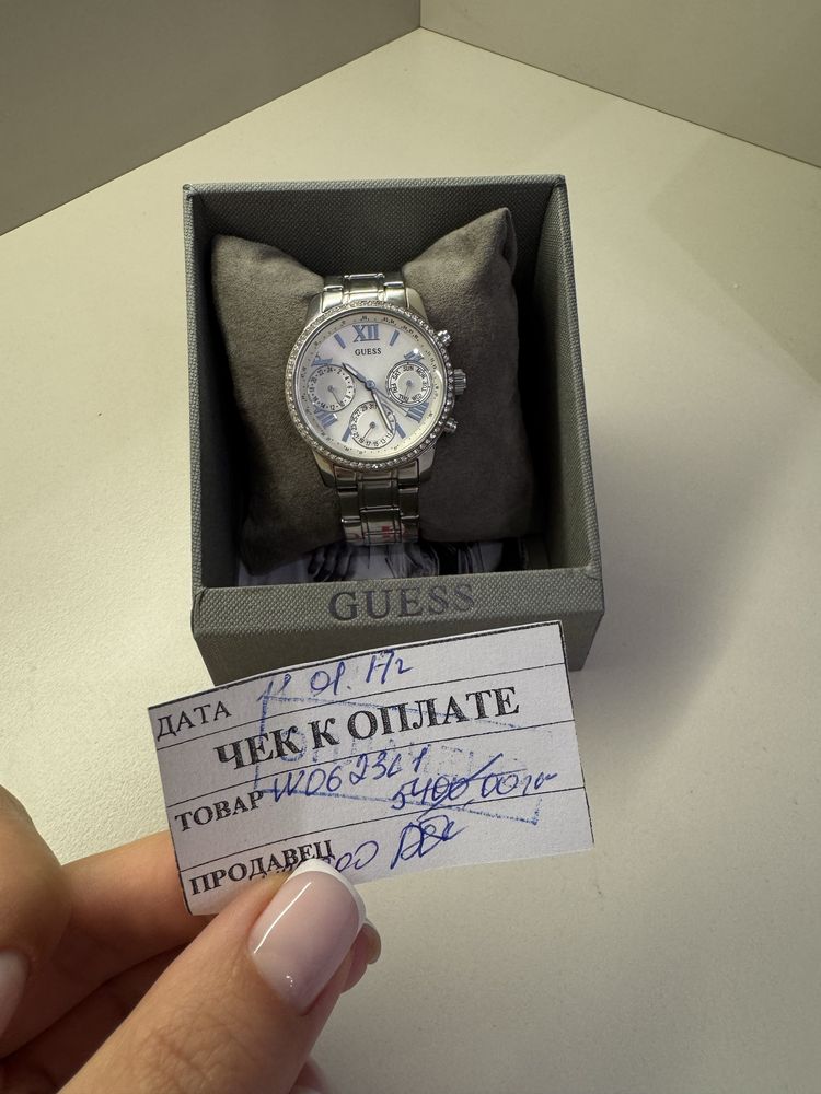 Годинник Guess. Оригінал