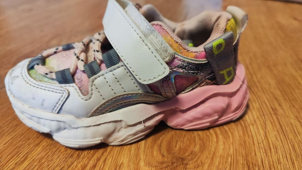 Кросівки для дівчинки