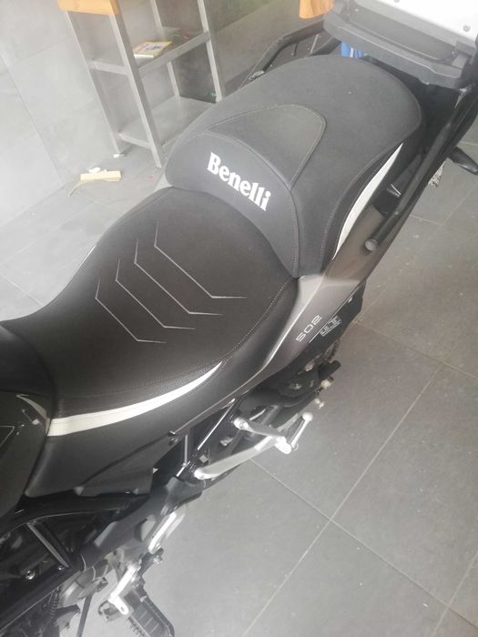 Benelli trk 502.