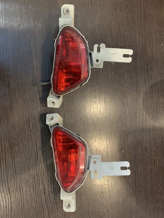 Задние фонари  в бампер на Mazda 3.