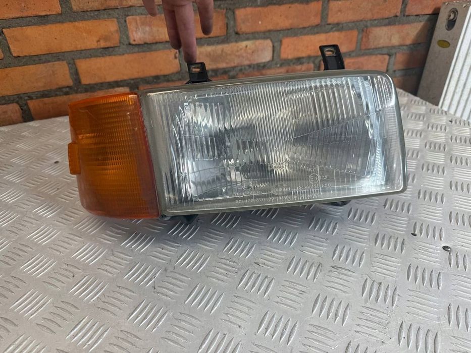 LAMPA PRAWA PRZEDNIA VOLKSWAGEN TRANSPORTER T4
