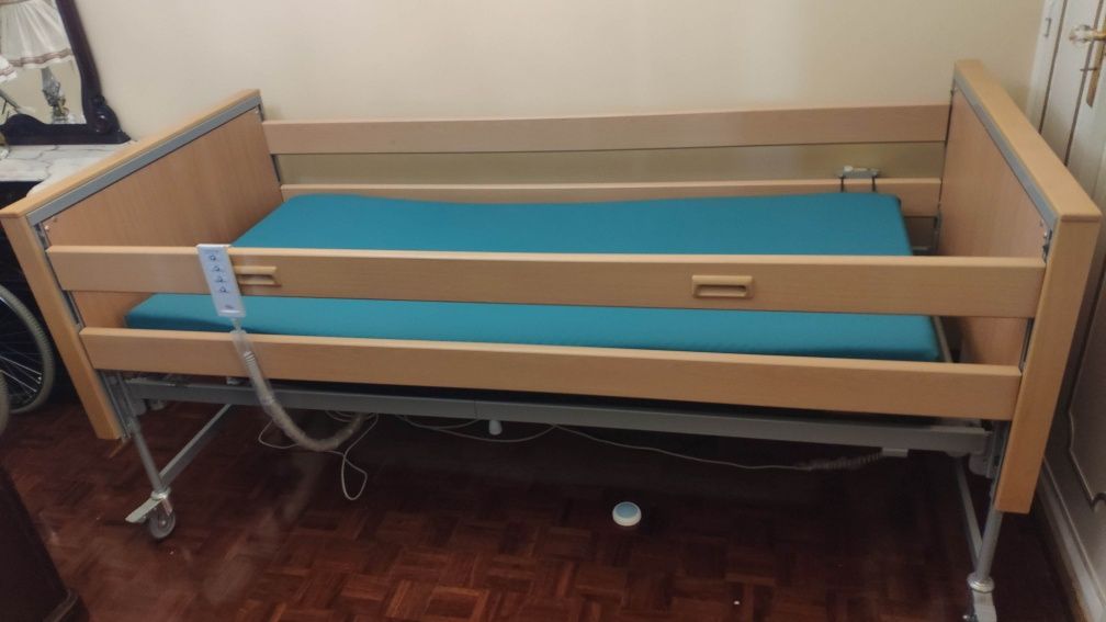 Cama articulada elétrica Invacare+colchão anti-escaras