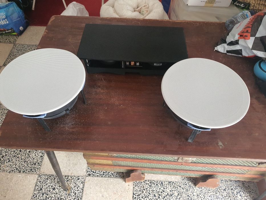 Colunas surrond de embutir para habitação