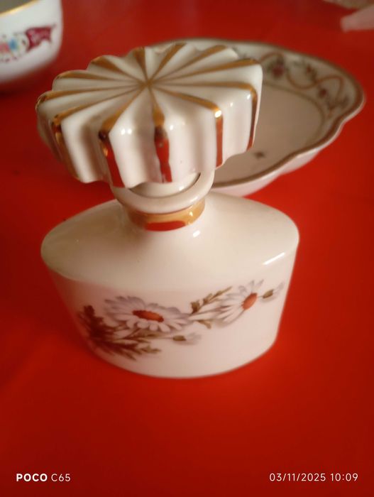 garrafa de exposicao vista alegre