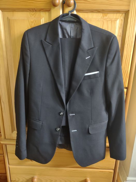 Czarny garnitur supreme 176/92/82, spodnie 182/96/86