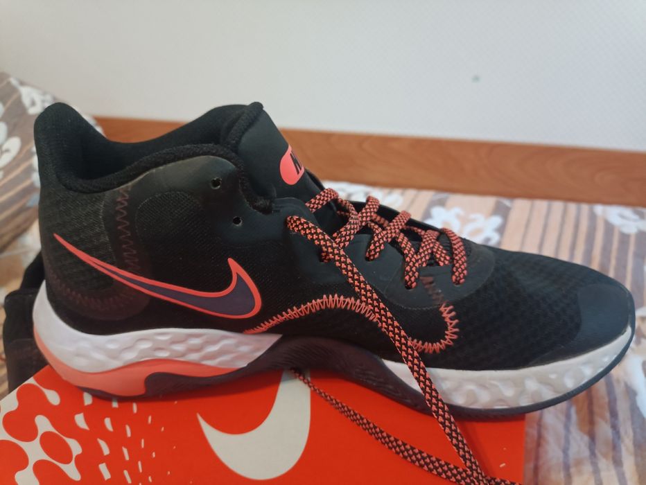 Баскетбольні кросівки NIKE RENEW ELEVATE 44 розмір