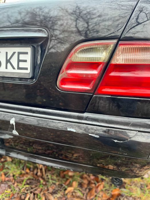 Mercedes E200 (W210) 2.0 л, газ/бензин, автомат