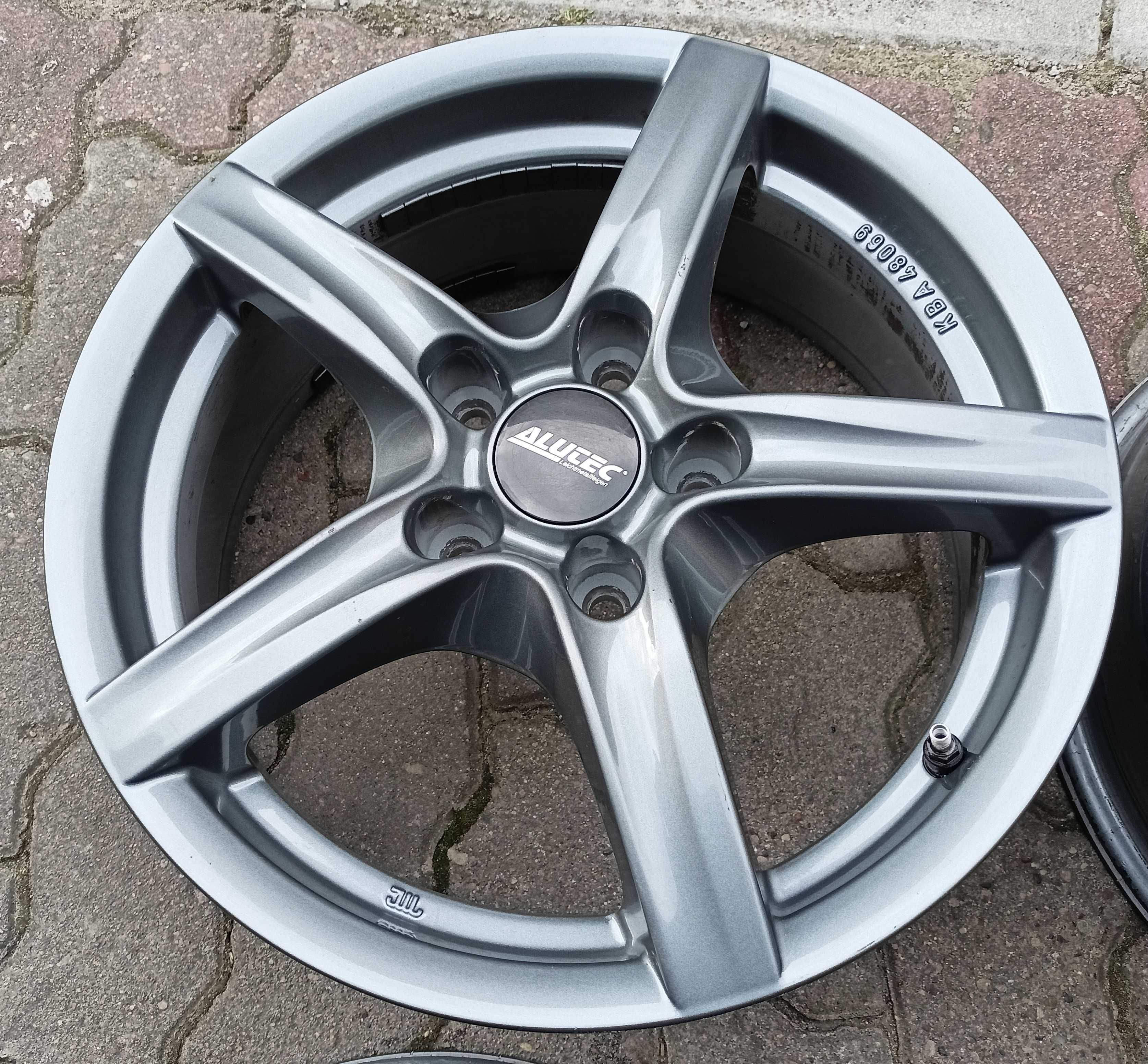 AlufelgI 16 5x114,3 Mitsubishi Hyundai Kia Renault Nissan Toyota Auris