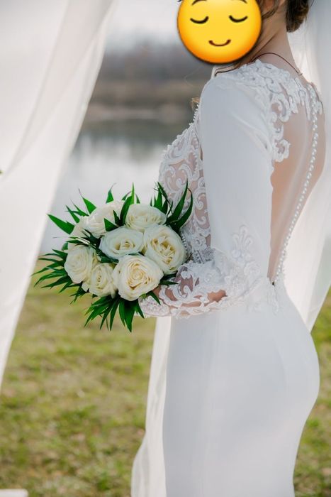 Весільна сукня біла