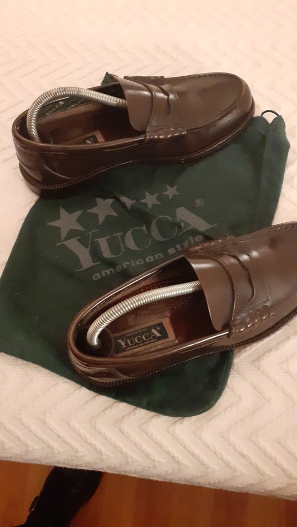 Sapatos mocassin Yucca 40 1/2  castanhos usados meia dúzia de vezes