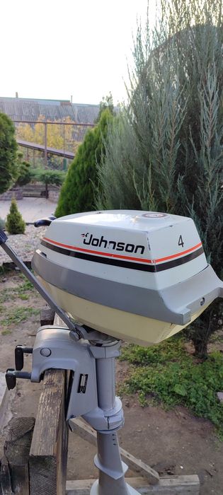 Лодочний мотор двигун Johnson Evinrude 4
