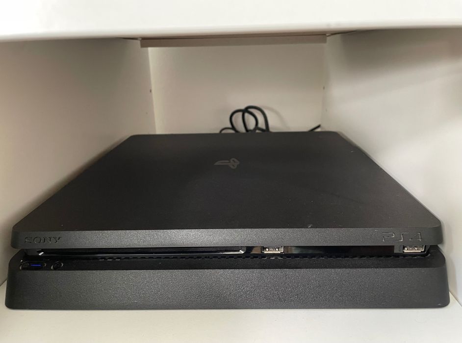 Ps4, slim black, 500 GB + 10 games