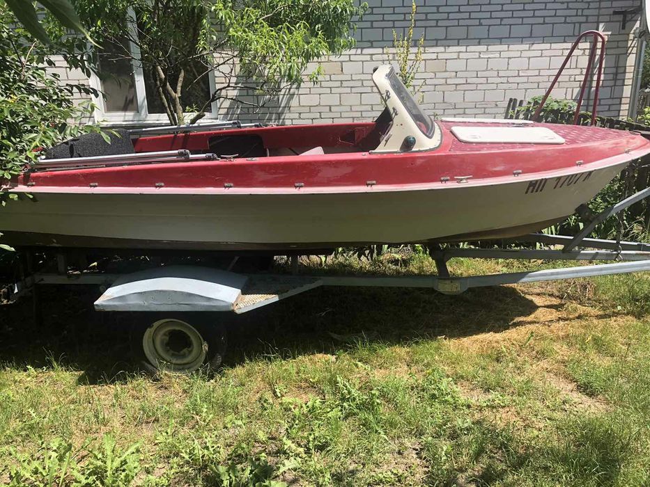 Лодка пластиковая