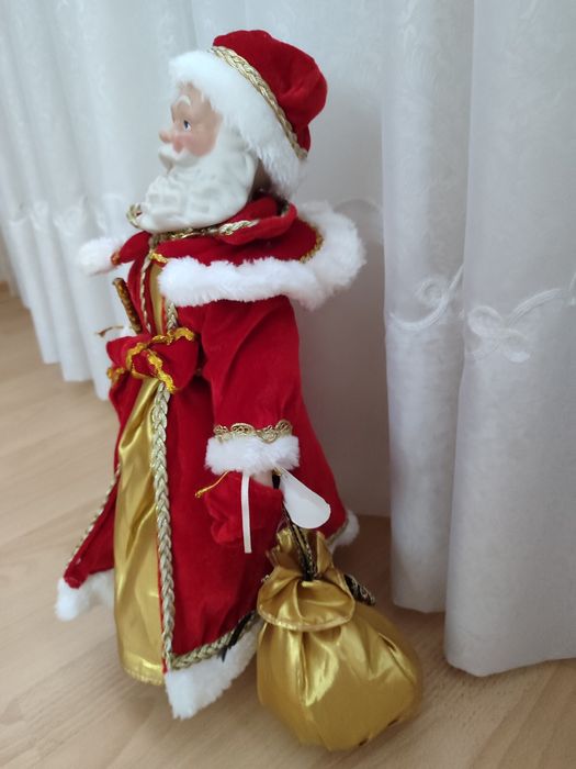 Фарфоровый дед мороз