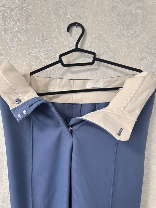 Класичні блакитні брюки з гарного матеріалу