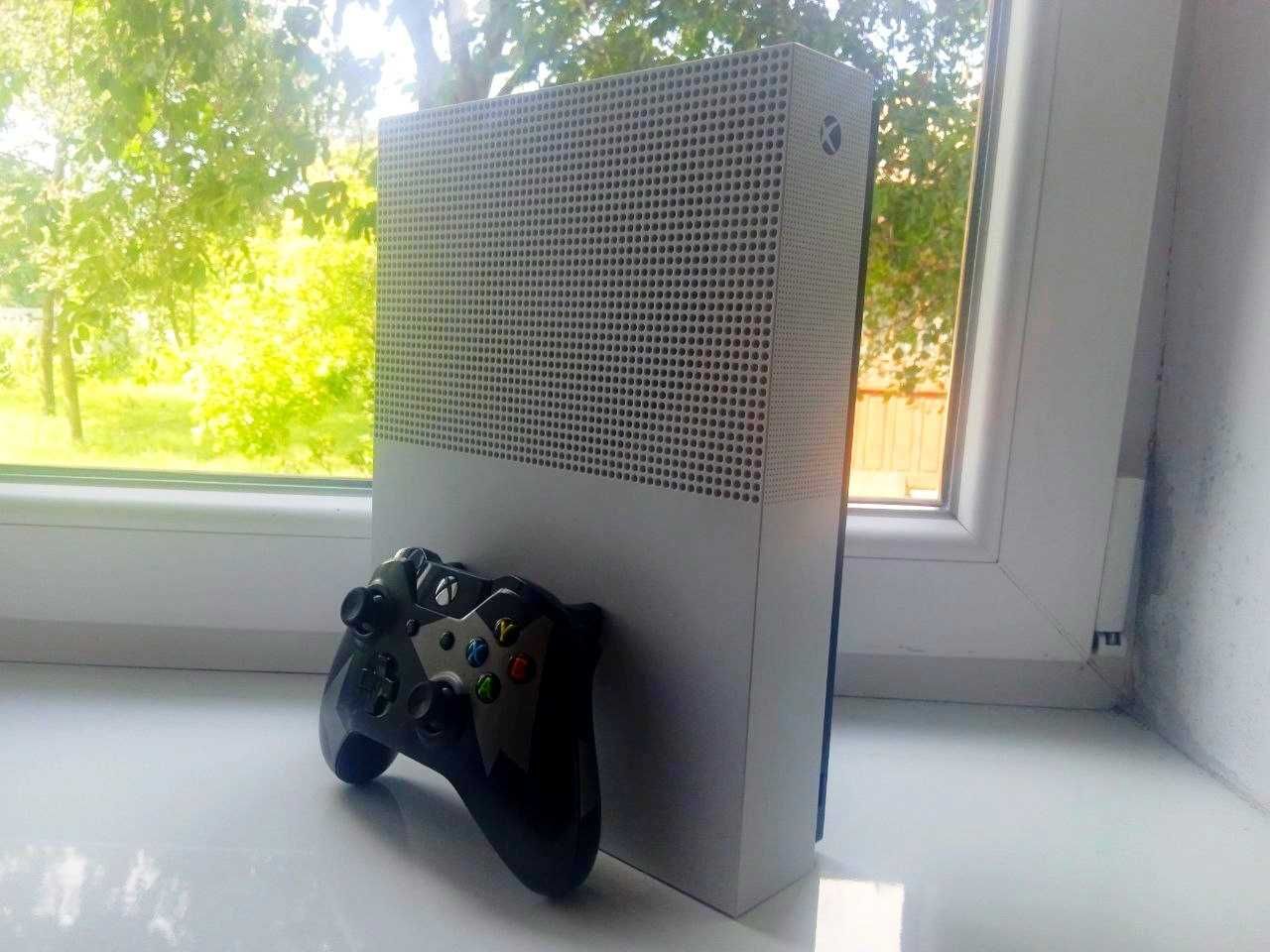 Xbox One S 1TB, All Digital Edition