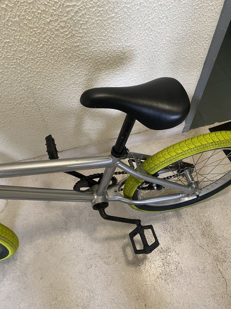 Bicicleta BMX Nova