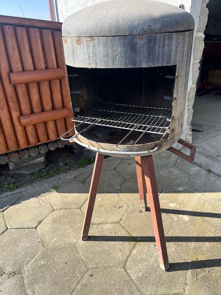 Grill ogrodowy solidny