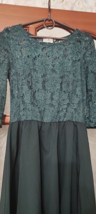 Сукня нарядна з пояском