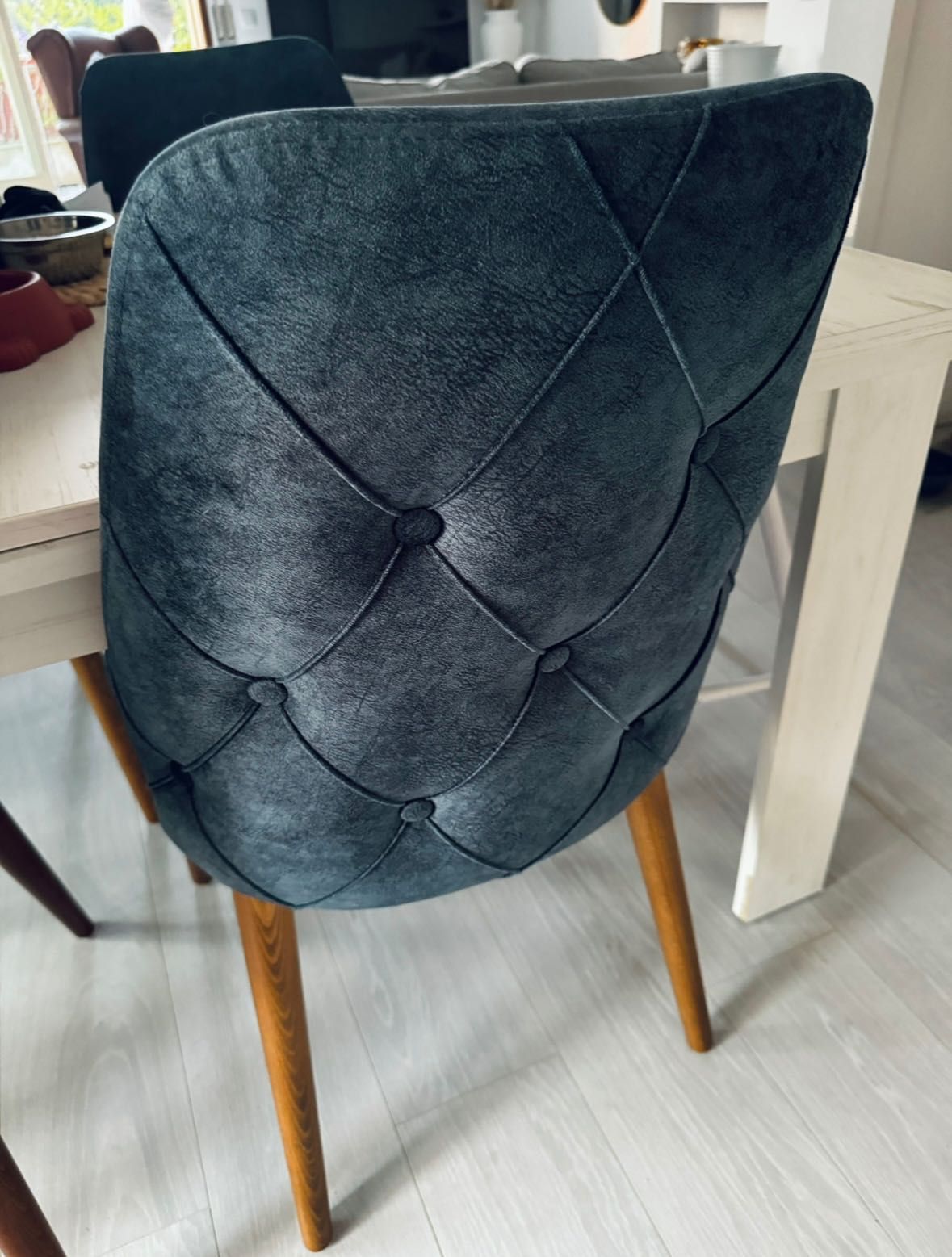Vendo 4 Cadeiras para Mesa de Jantar – Como Novas