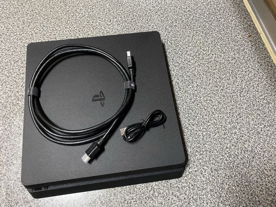 PlayStation 4 Slim com SSD Samsumg EVO 1TB- Em excelente estado