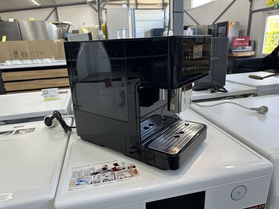 Кавомашина Miele CM 63 автоматична кавоварка міле