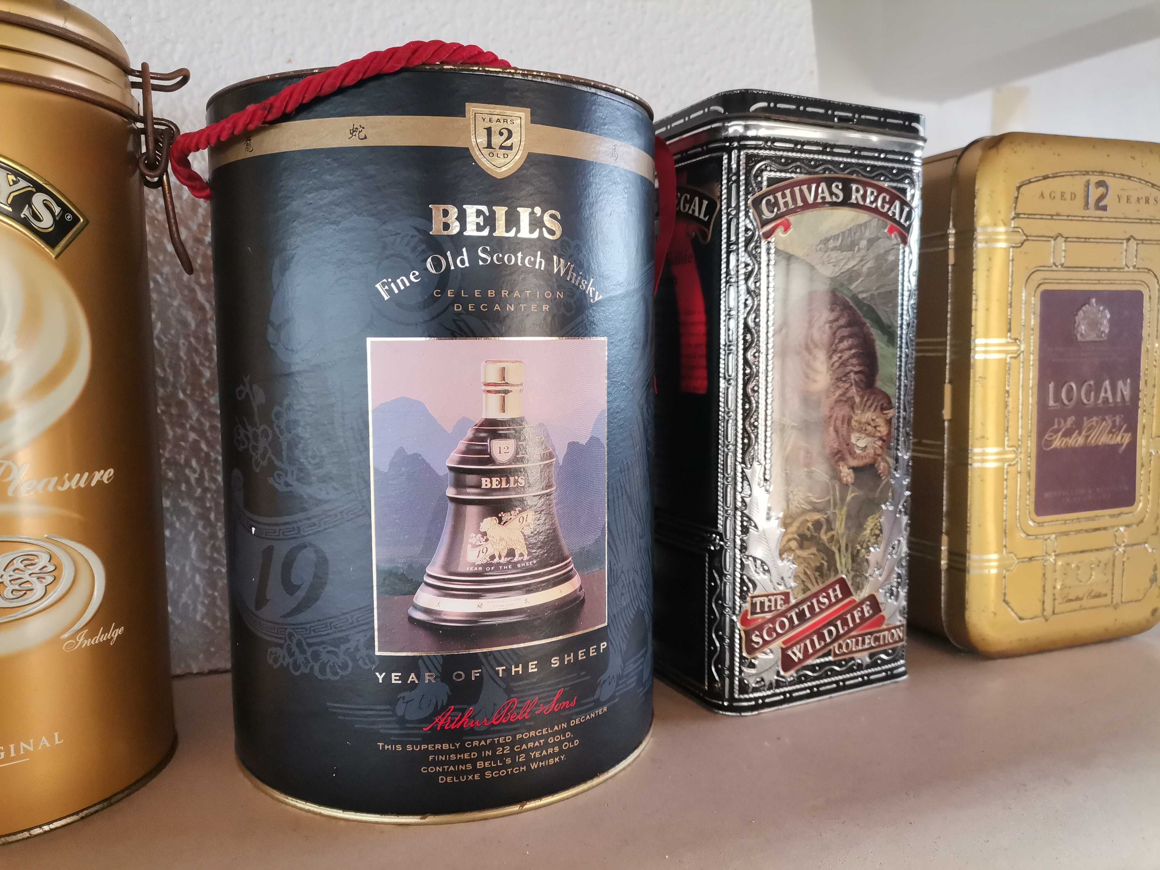 Caixas latas Whisky Bell's Scottish Chiva