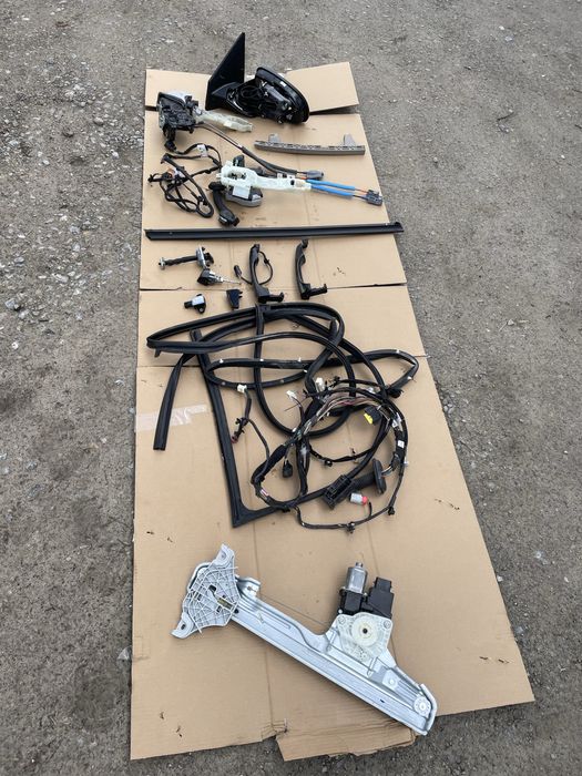 Запчастини дверей Kona