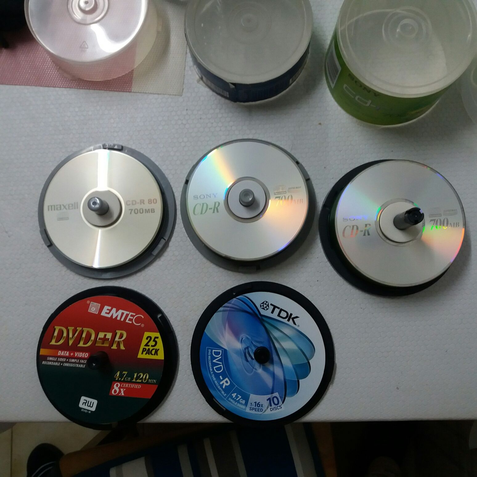 CDs + DVD virgens