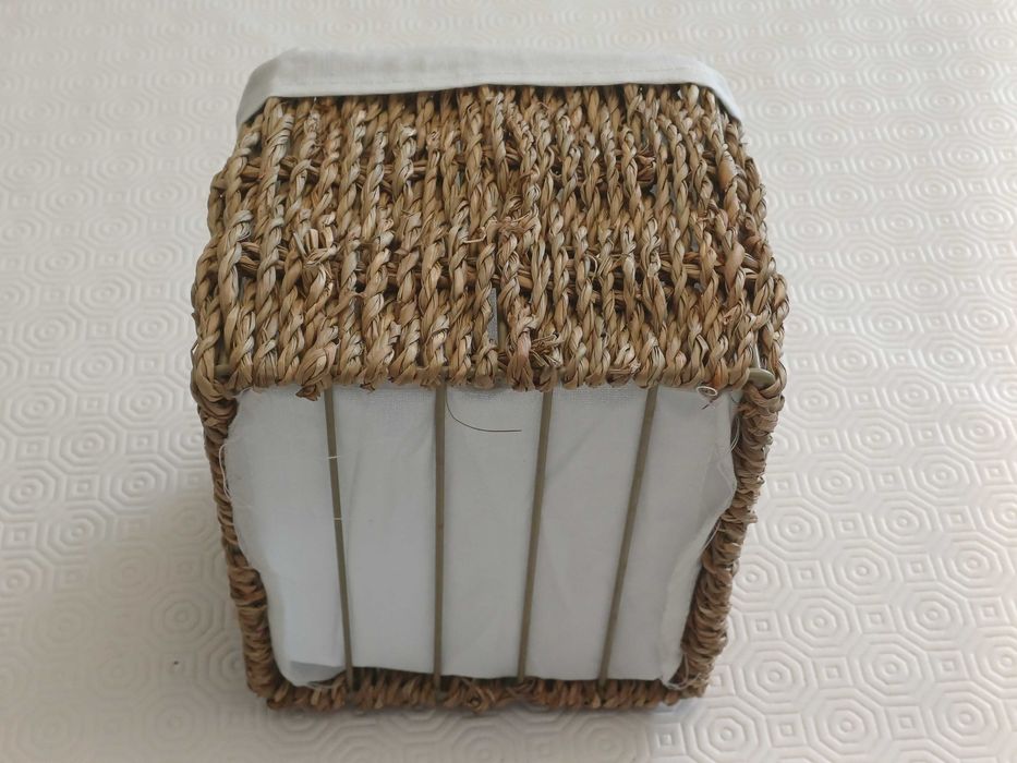 Cesto em verga forrado a pano