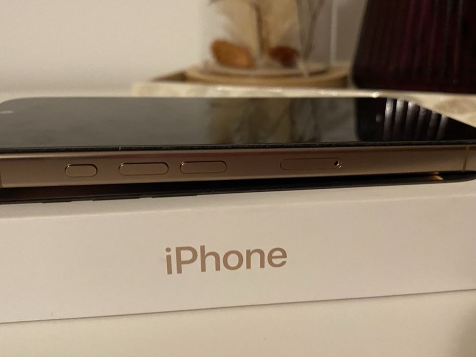 iPhone 16 Pro APPLE (6.3'' - 256 GB - Titânio Deserto)