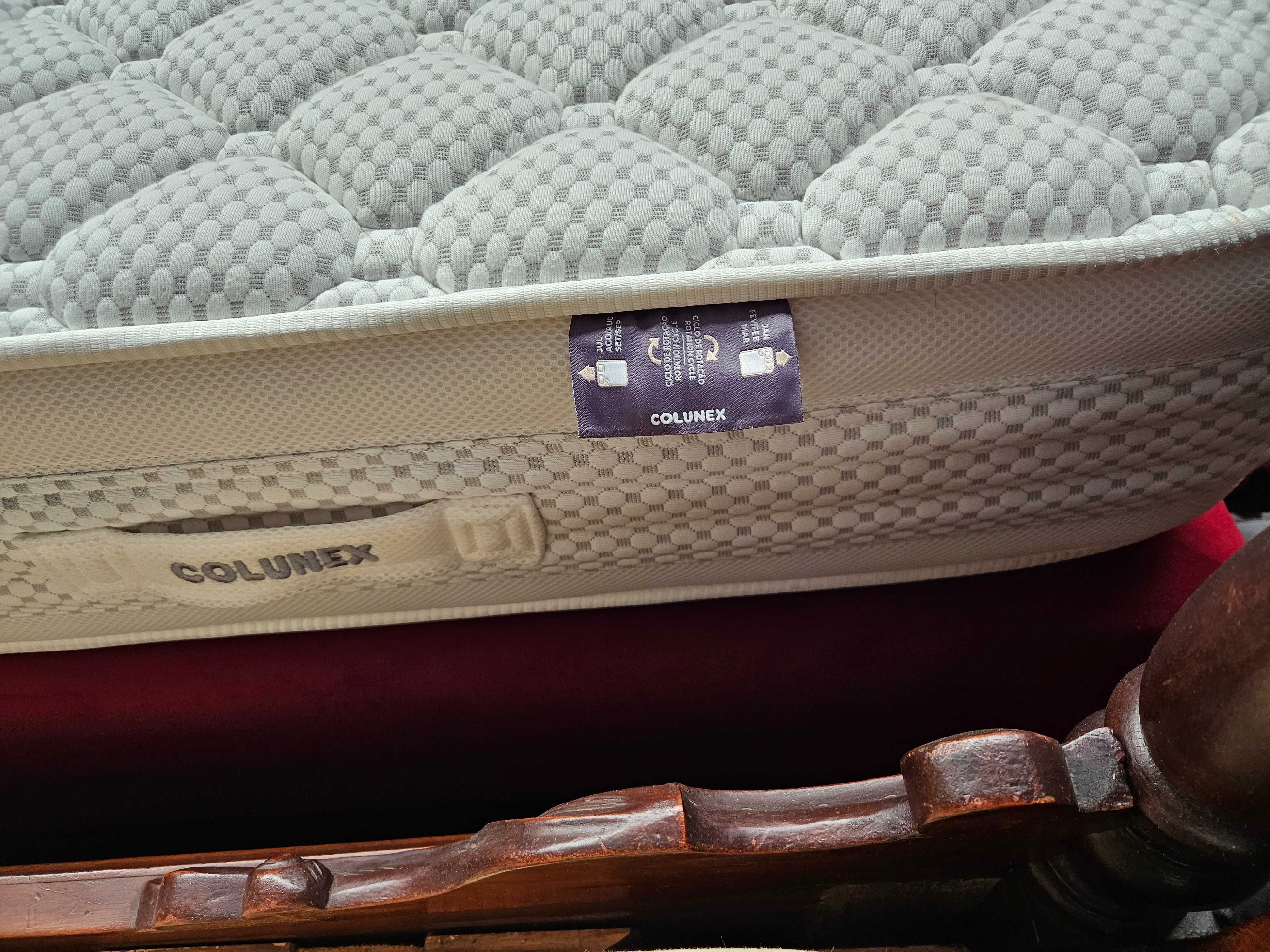 Magnifica cama com estrado e colchão - Tudo marca Colune