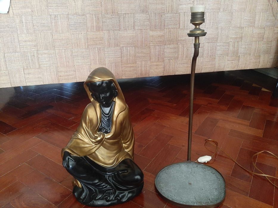 Candeeiro com Figura Cerâmica