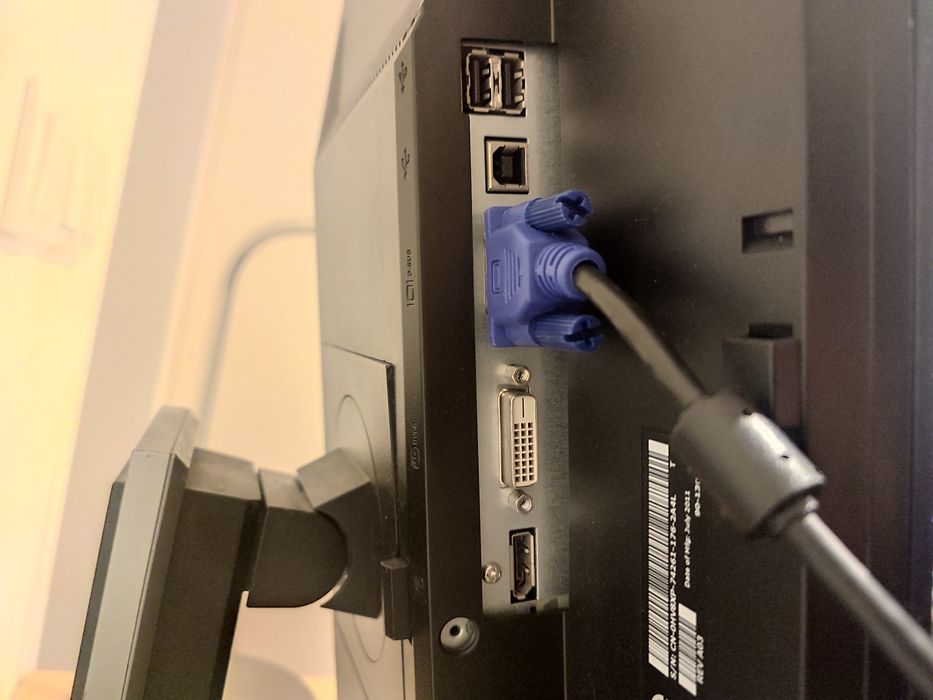 Monitor Dell U2311Hb