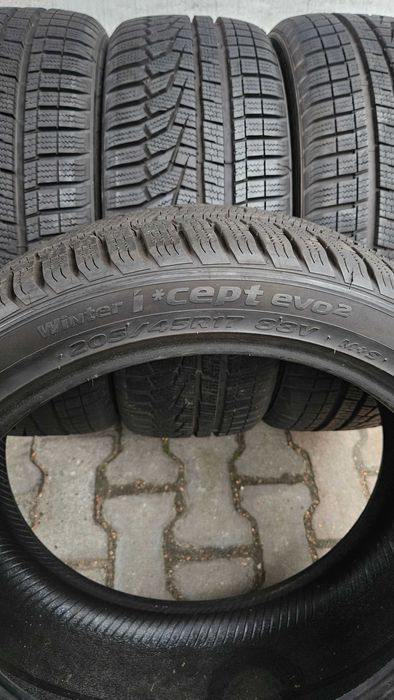 205/45R17 hankook winter i*cept evo 2