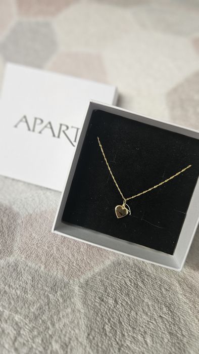 Zawieszka oraz złoty łańcuszek