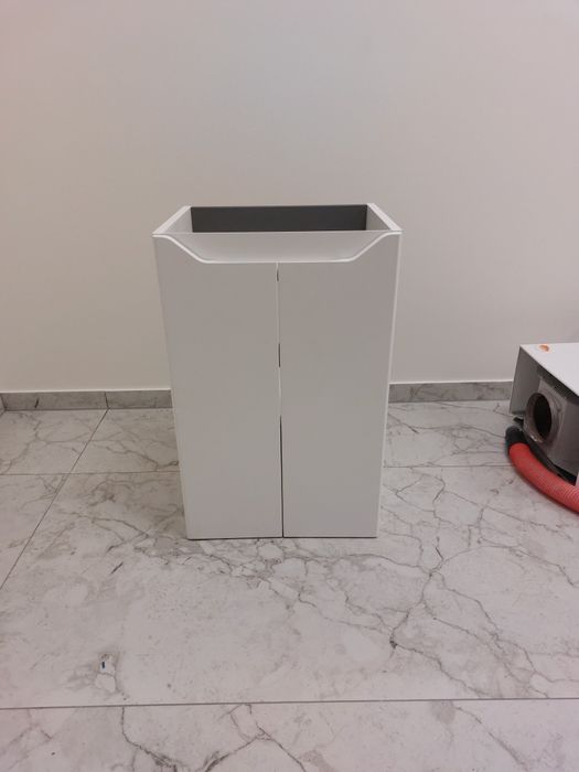 Szafka łazienkowa podwieszana po umywalkę