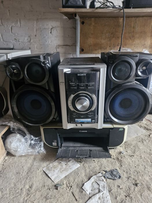 Продам музичний центр.