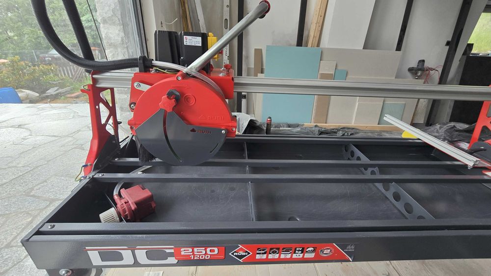Przecinarka do płytek stołowa 1200W Rubi DC-250