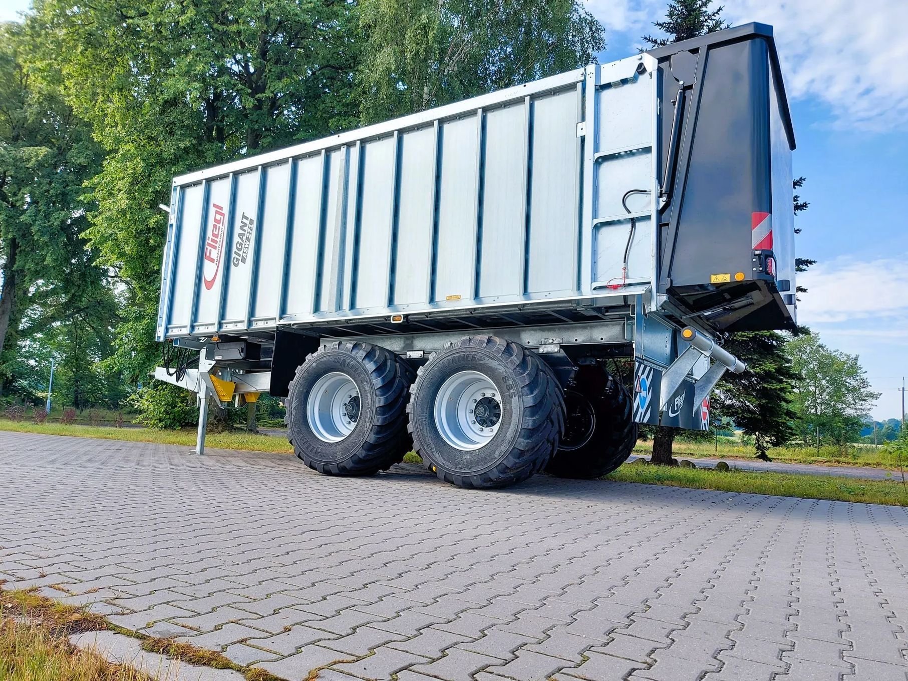 Fliegl ASW 271 + Profi V2  Fliegl ASW 271 z adapterem Profi V2