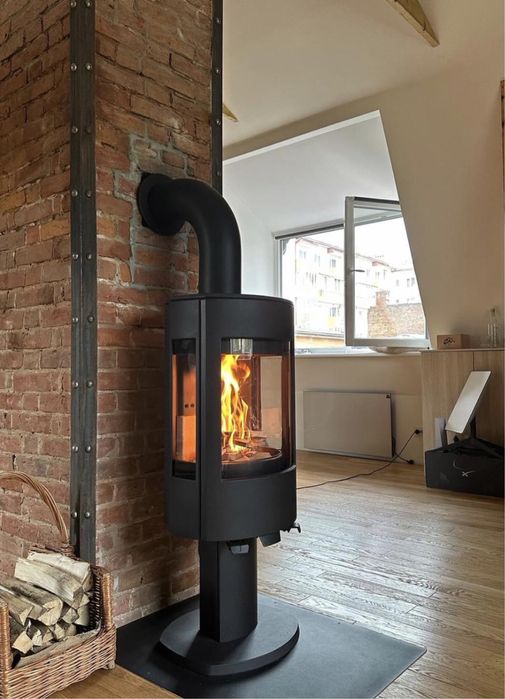 Dovre Astro 4CB/P – скандинавський дизайн і огляд вогню з 3 боків