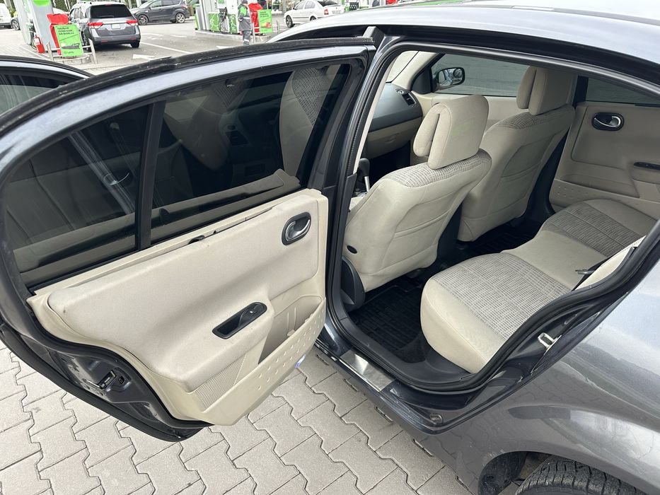 Рено Меган 1.6 автомат газ