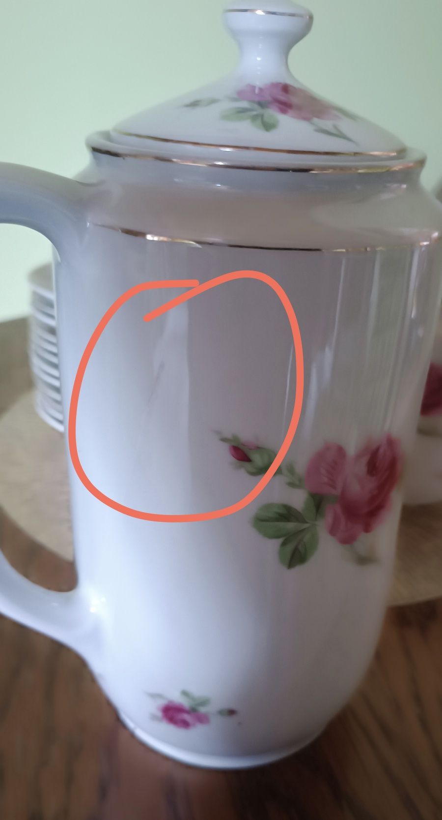 Zestaw do kawy z czerwoną różą