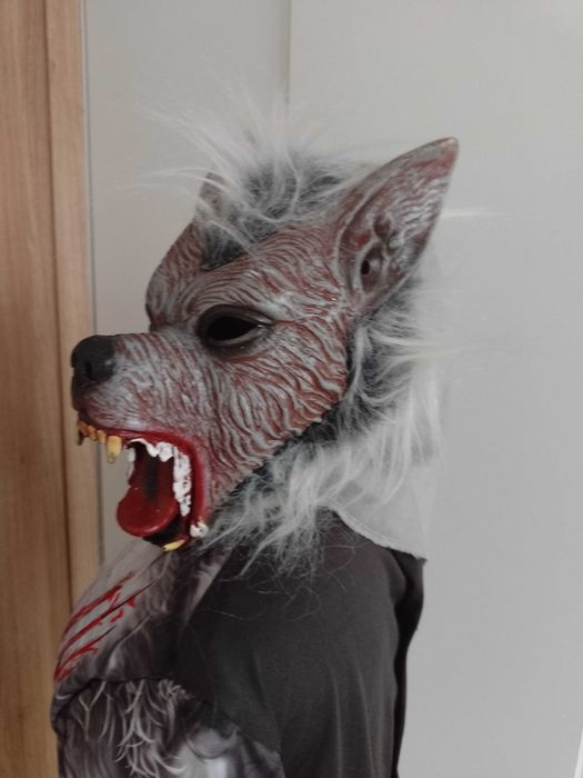 NOWY strój karnawałowy WILK WILKA WILKOŁAKA przebranie 134/140 (515)