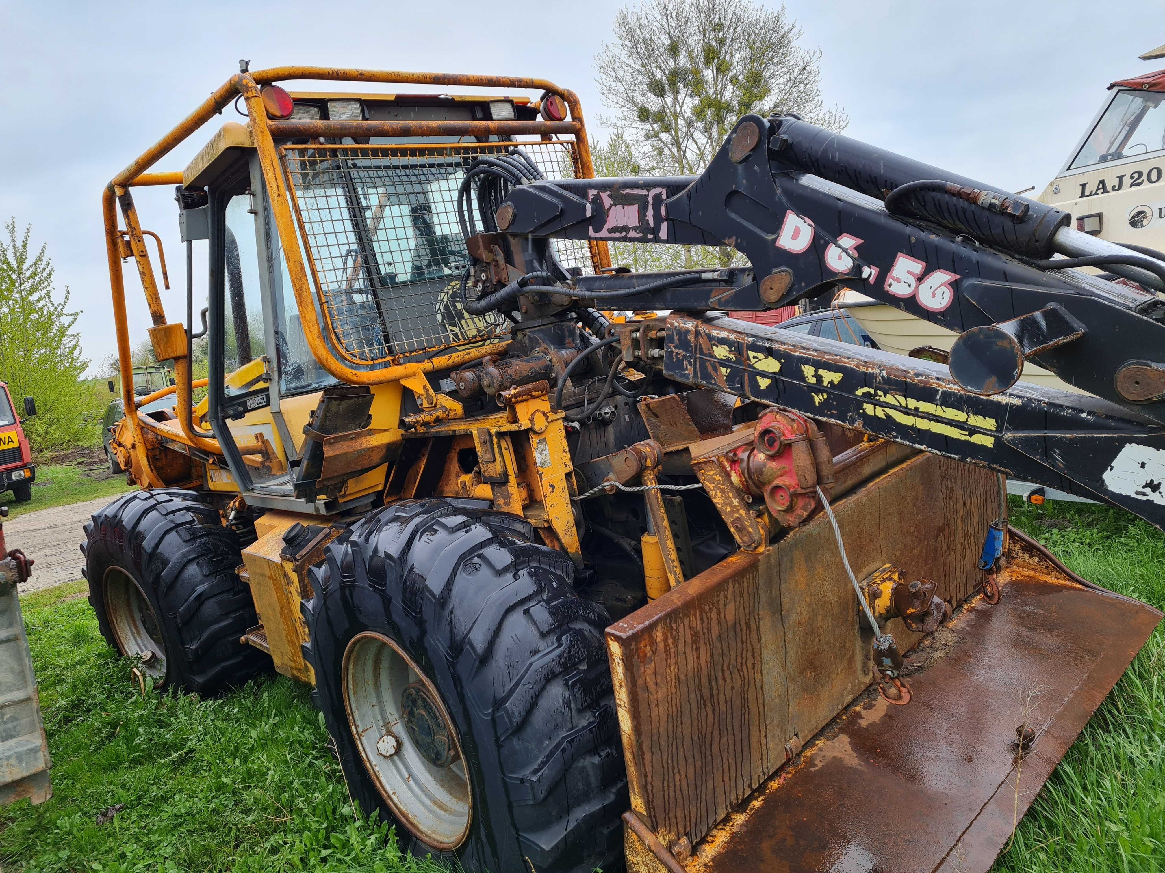 ciągnik zrywkowy jcb fastrak