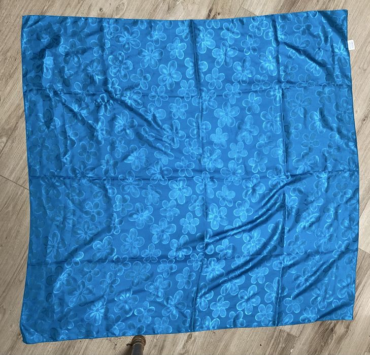 chusta kwadrat Sinem