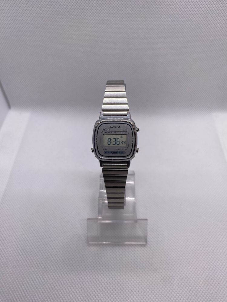 Casio LA670WE часы